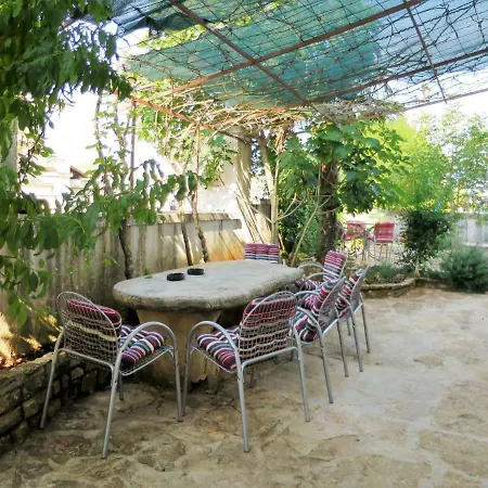 Holiday Haus Zid