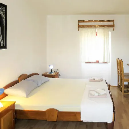Holiday Haus Zid *